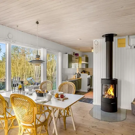 Ruka - 600m From The Sea By Interhome